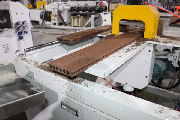 WPC Profil Üretimi: Ahşap-Plastik Kompozit Üretimi İçin Tam Kılavuz