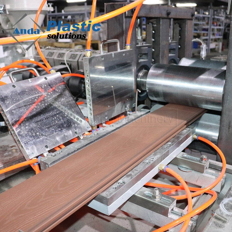 WPC profil zemin kaplaması Makine üretim hattı