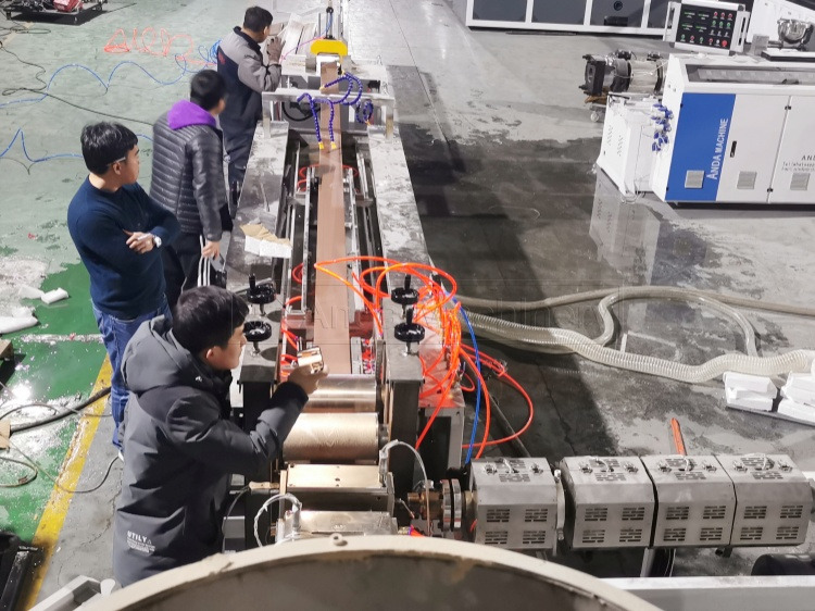 Wpc hattı, wpc profil ekstr&uuml;zyon hattı, wpc profil ekstr&uuml;zyon makinesi 