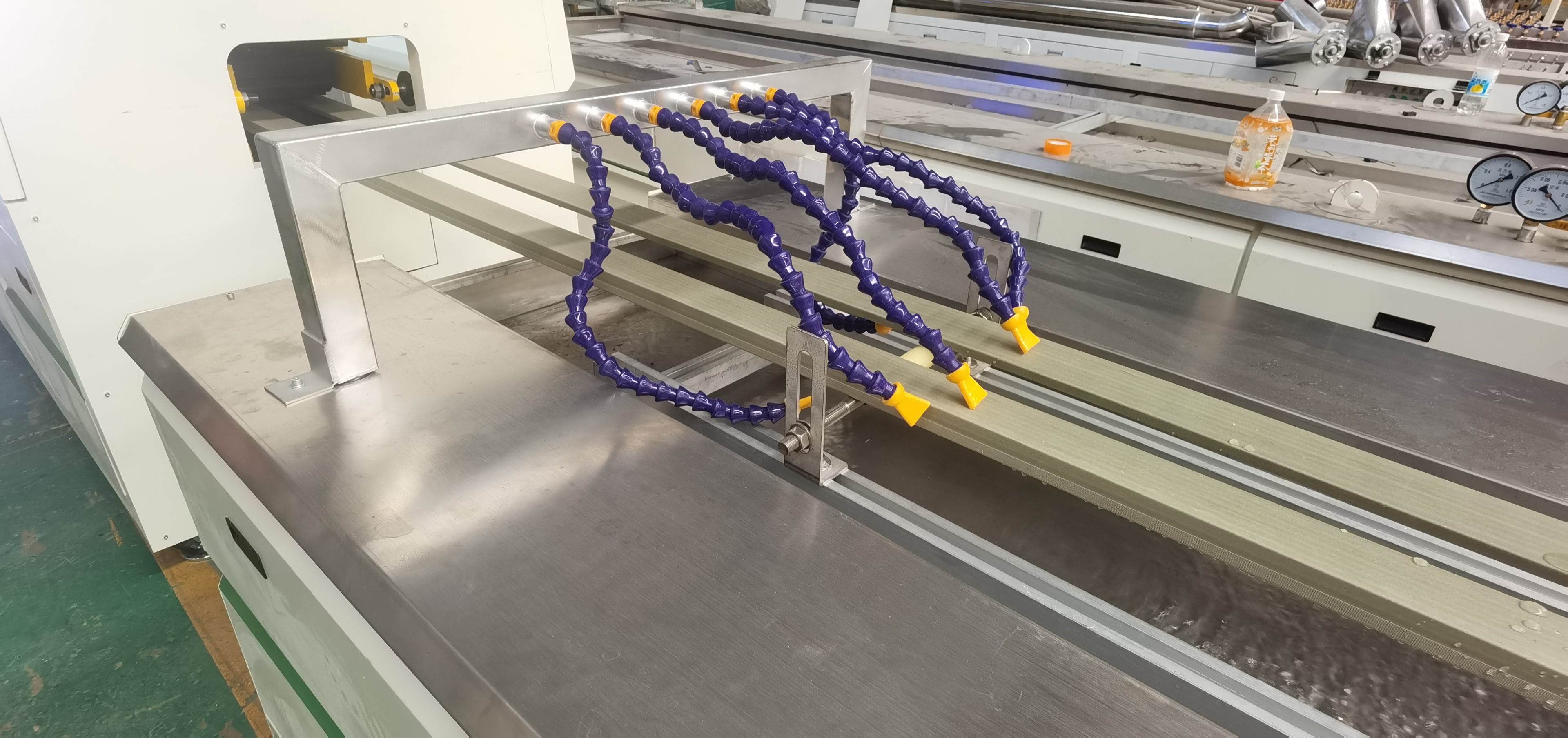  WPC kapı &ccedil;er&ccedil;evesi &uuml;retim hattı