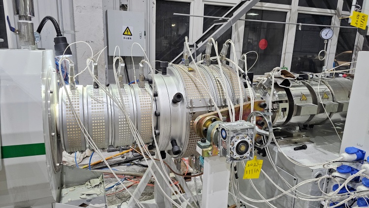 Pvc boru makinesi, pvc boru ekstr&uuml;zyon makinesi, pvc boru &uuml;retim hattı, &ccedil;ift vidalı pvc boru makinesi 